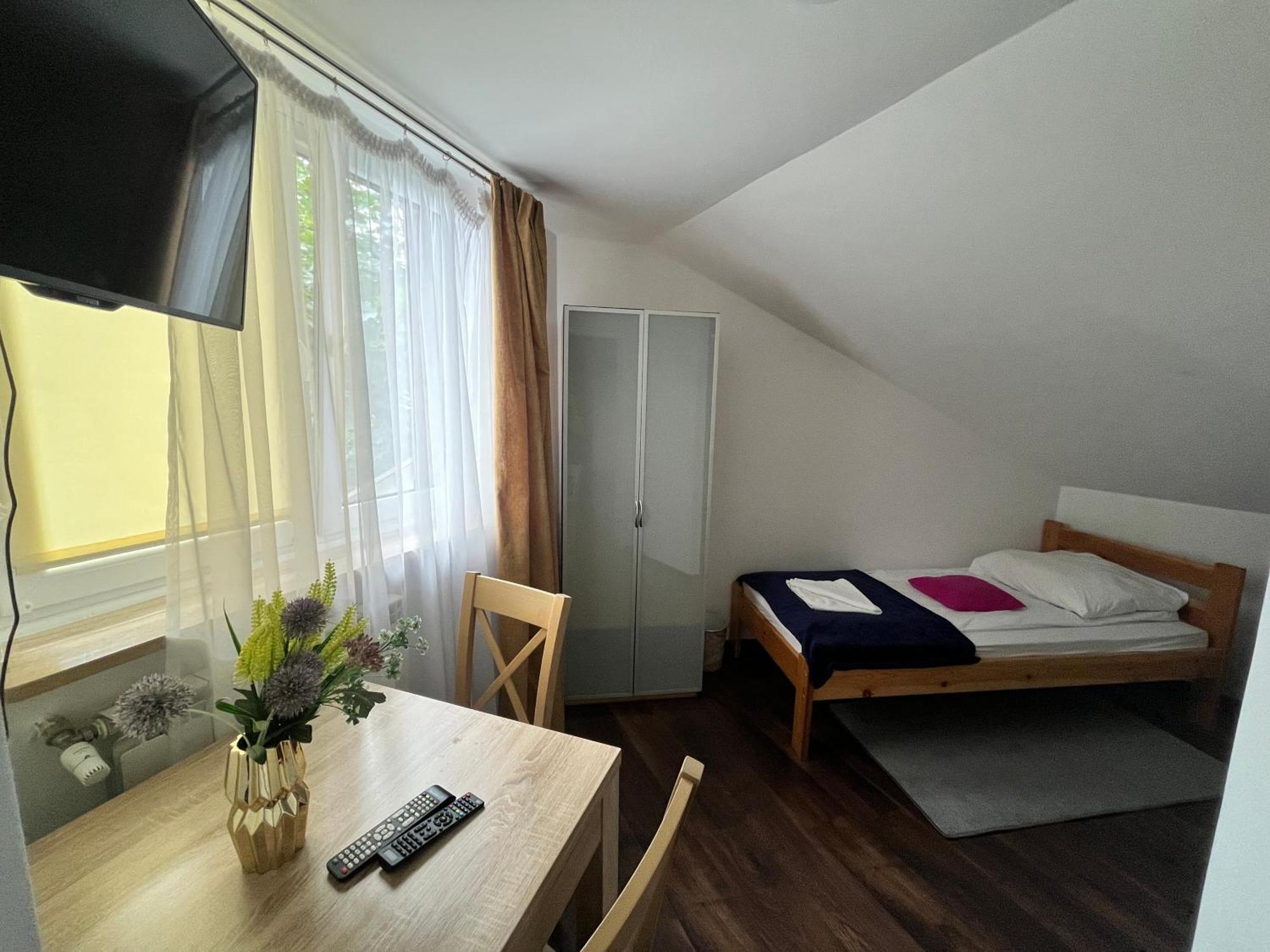 Hostel & Restauracja Santorini Бялисток Стая снимка